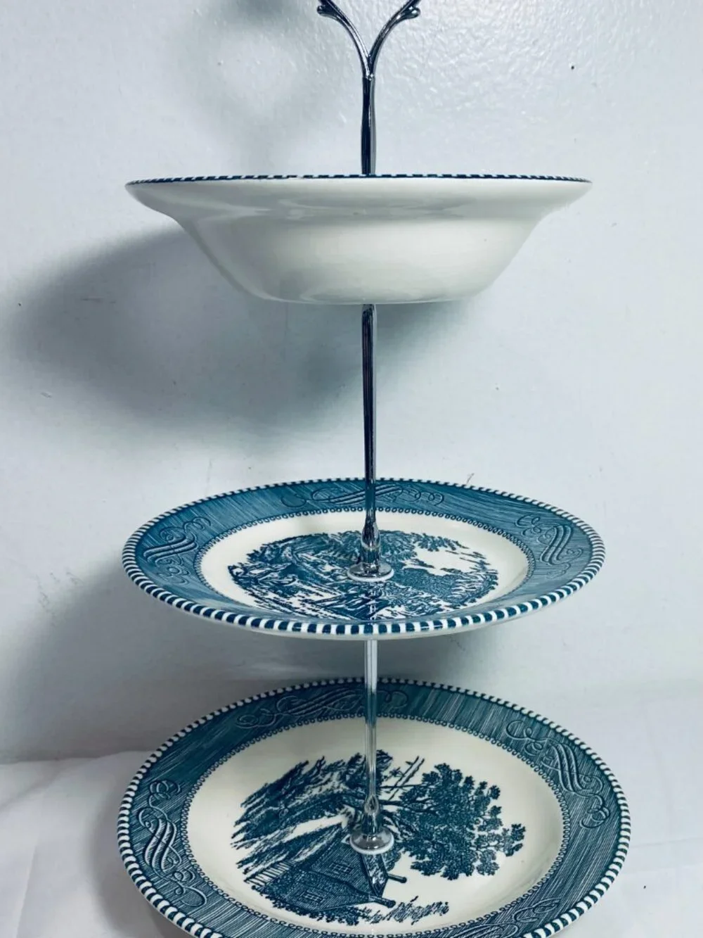 VNTG Currier & Ives Tidbit Tray, 3 Dishes, Silver Handle
